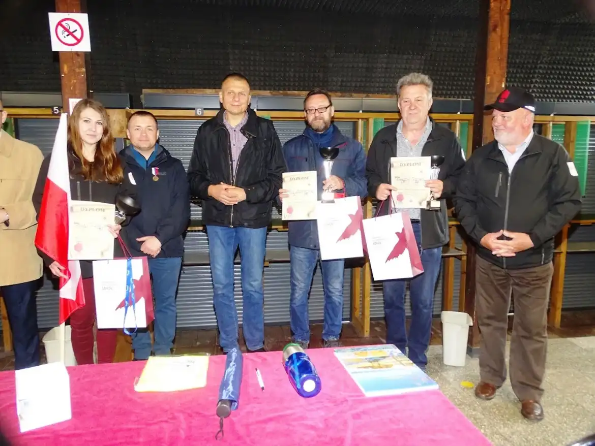 Otwarte zawody strzeleckie na strzelnicy LOK w Nowym Sączu. W rywalizacji wzięło udział ponad 80 uczestników