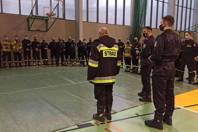 Polscy strażacy i medycy wyruszyli na Słowację aby pomóc przy testowaniu na Covid-19