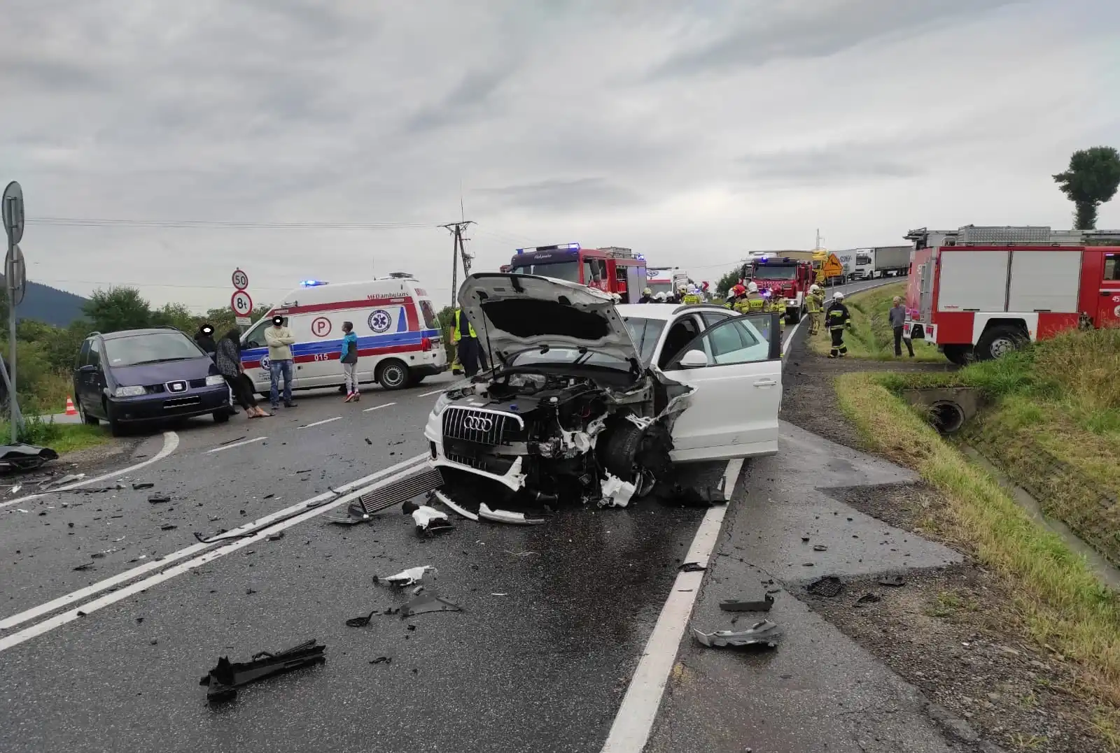 Wypadek w Podłopieniu. Dwie osoby poszkodowane