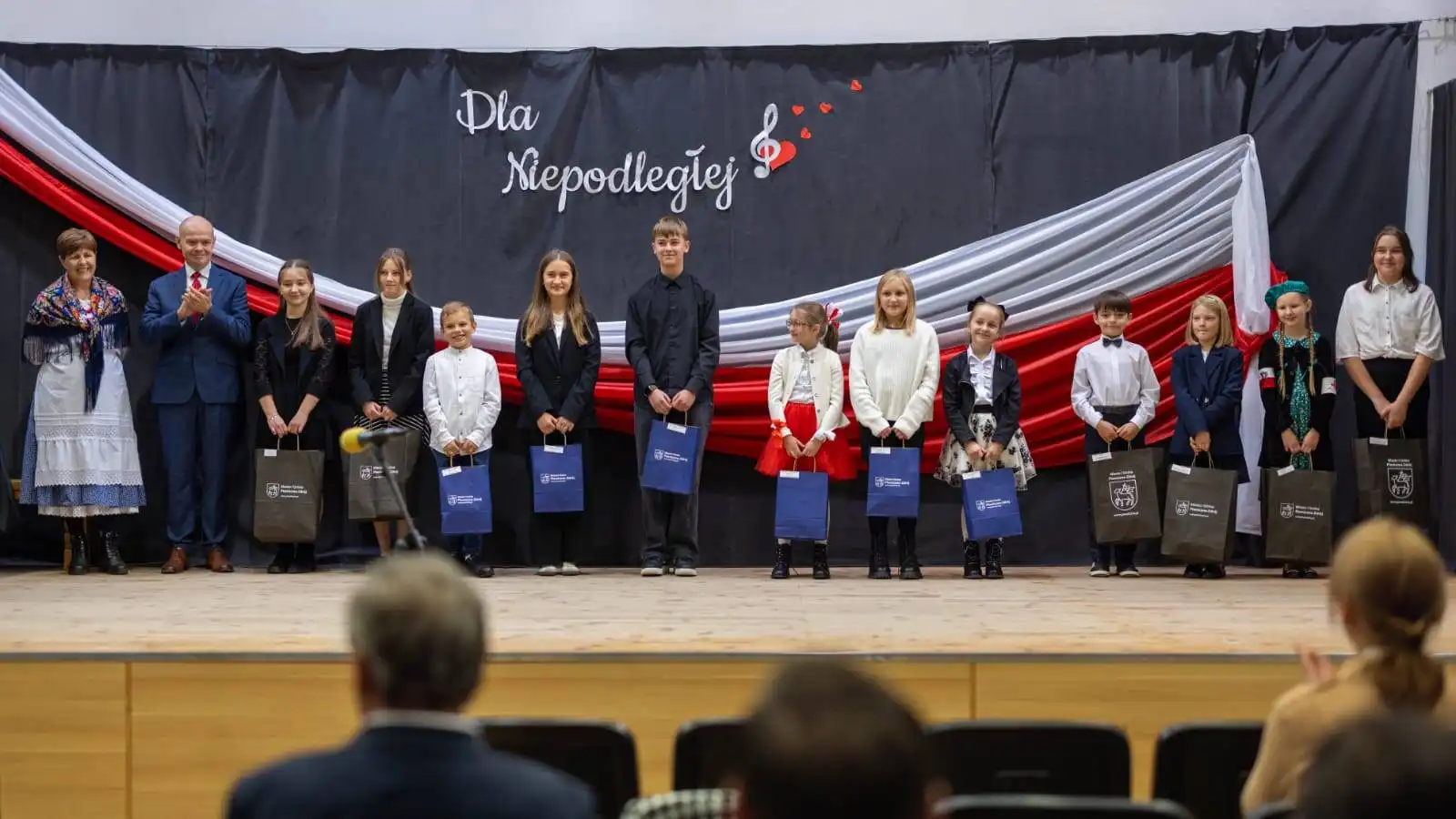 Koncert dla Niepodległej w Piwnicznej-Zdroju. Młodzi artyści uczcili Ojczyznę śpiewem
