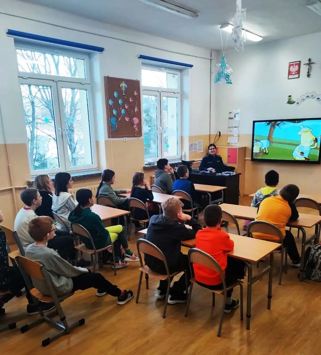 Dzień Bezpiecznego Internetu z sądeckimi policjantami