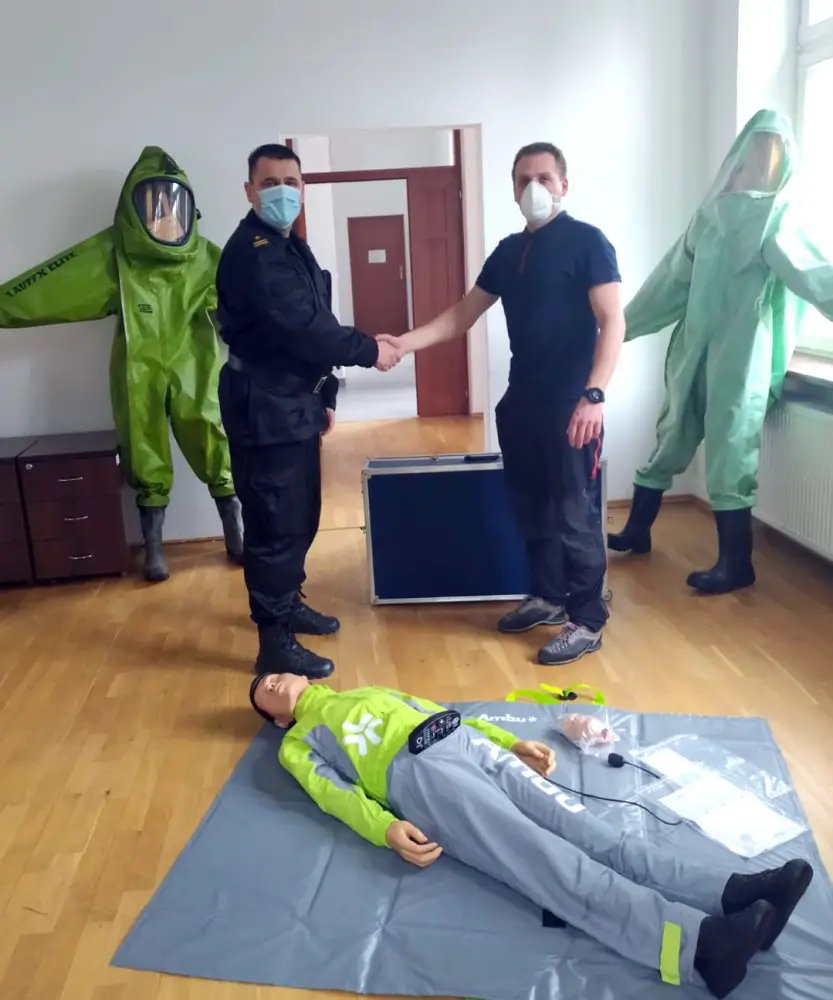 Uczniowie ZS w Marcinkowicach uczą się pierwszej pomocy. Mają do dyspozycji nowoczesny fantom