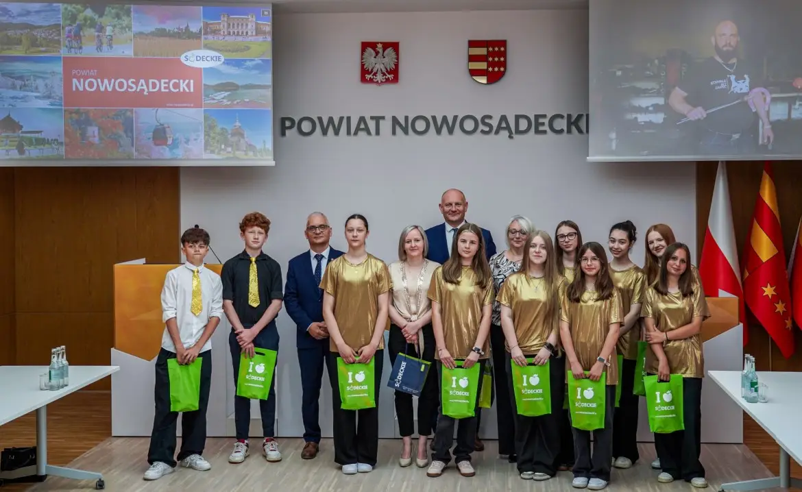 Szkoła z Królowej Górnej znów wśród najlepszych w Polsce. Szósty sukces z rzędu