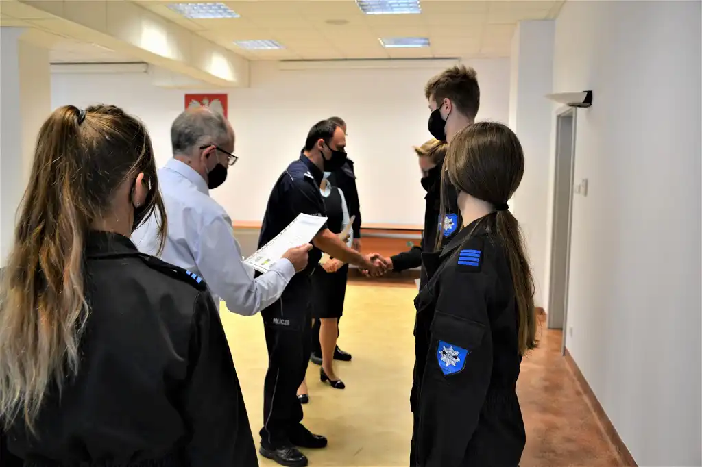 Uczniowie ZS w Marcinkowicach otrzymali akty nominacyjne na wyższe stopnie uczniowskie