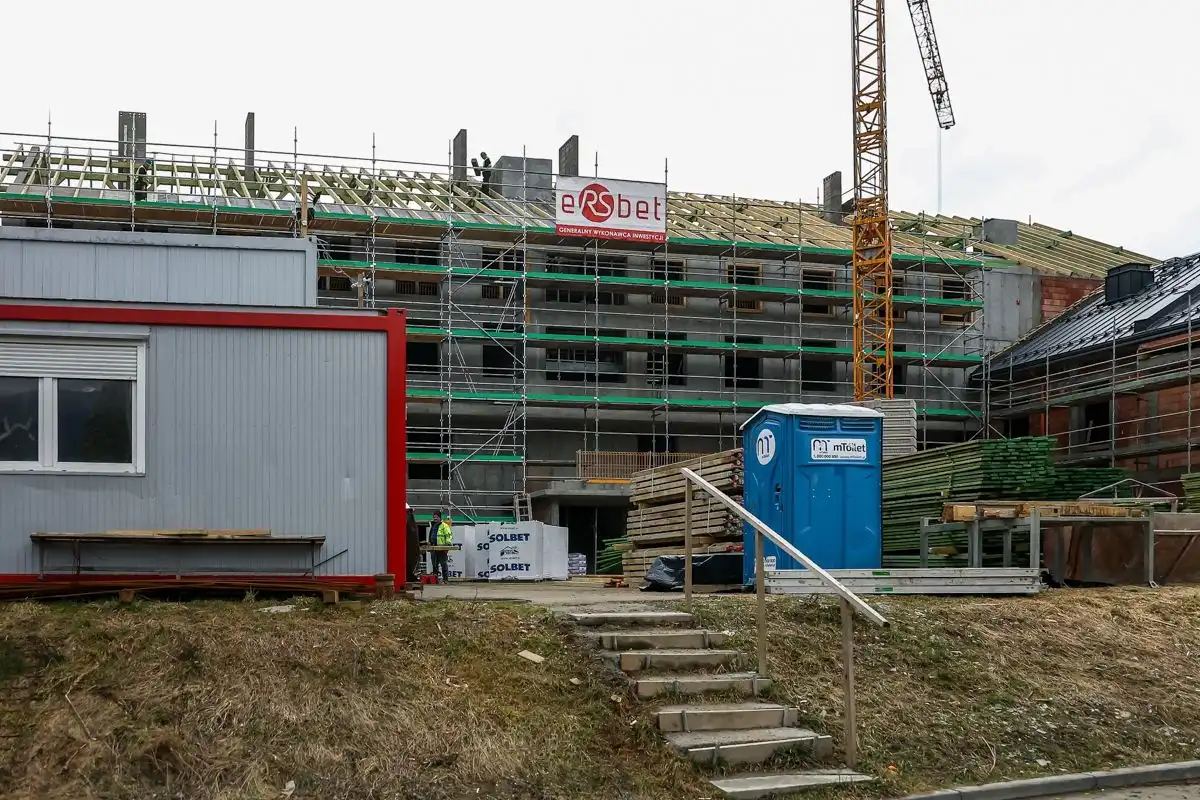 Rytro stawia na ekoturystykę! Nowe centrum edukacyjne już na półmetku