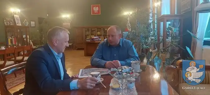 Wójt Łącka na spotkaniu z Wojewodą Małopolskim. Nowe możliwości mieszkaniowe dla młodych rodzin