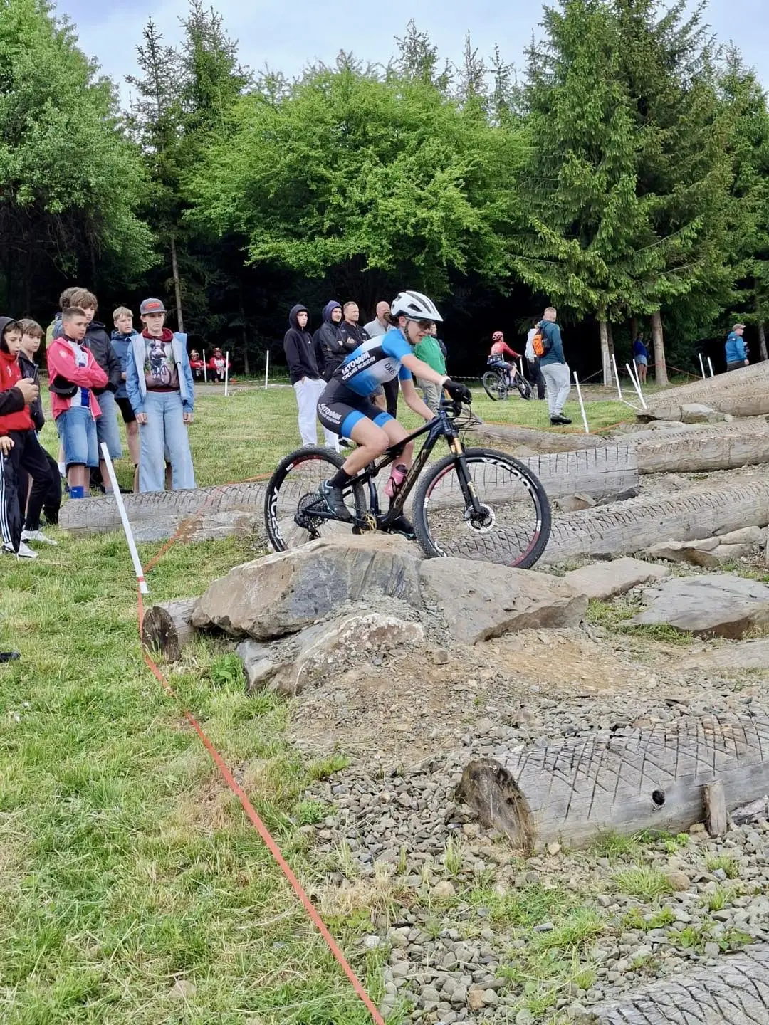 Blisko 400 kolarzy walczy w Krynicy. Góra Parkowa areną Pucharu Polski MTB