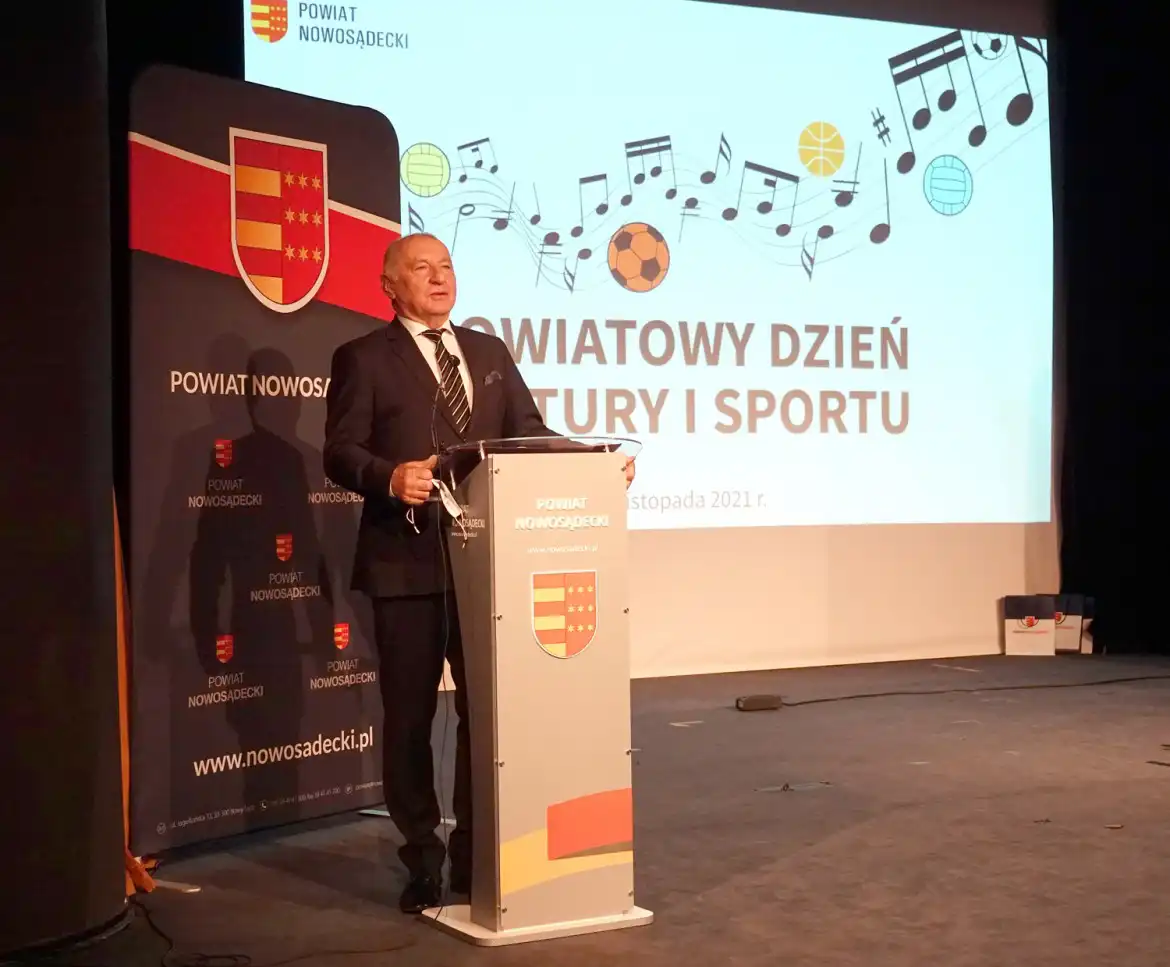 Starosta nagrodził najlepszych sportowców i trenerów