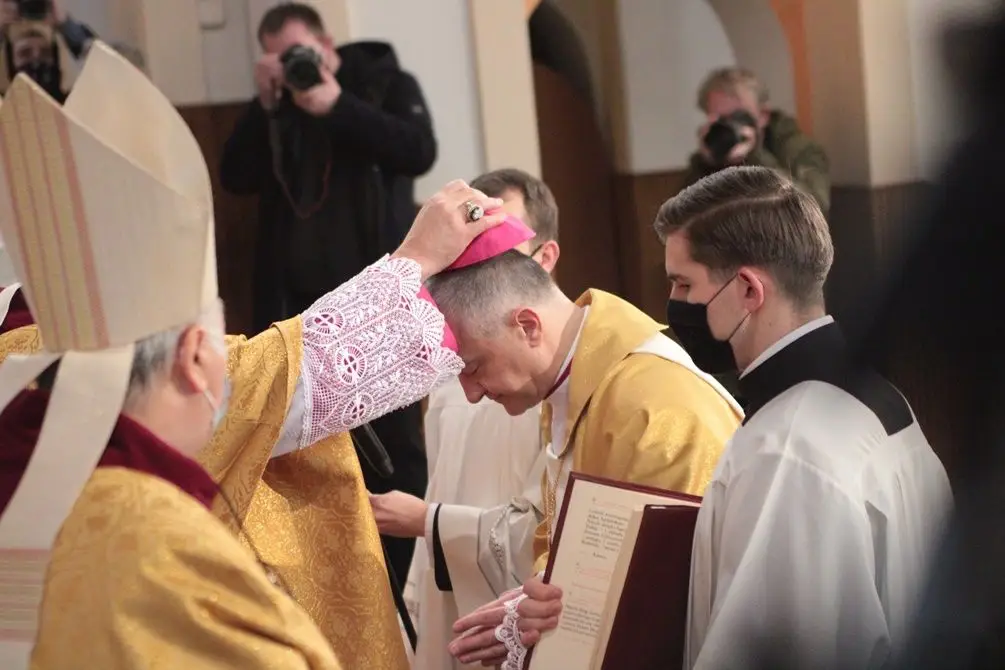 Ks. Artur Ważny przyjął sakrę biskupią