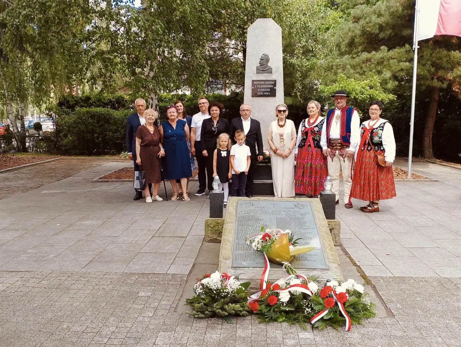 87 lat od wybuchu II wojny światowej. W Łącku oddano hołd ofiarom