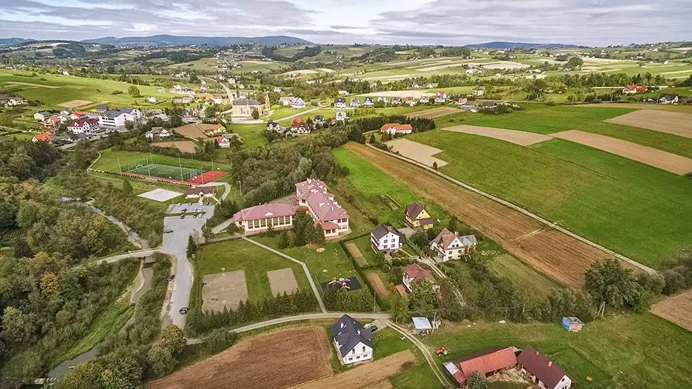 Przyszowa coraz bliżej gazyfikacji. Rusza przetarg na budowę instalacji gazowej dla budynku SP nr 1