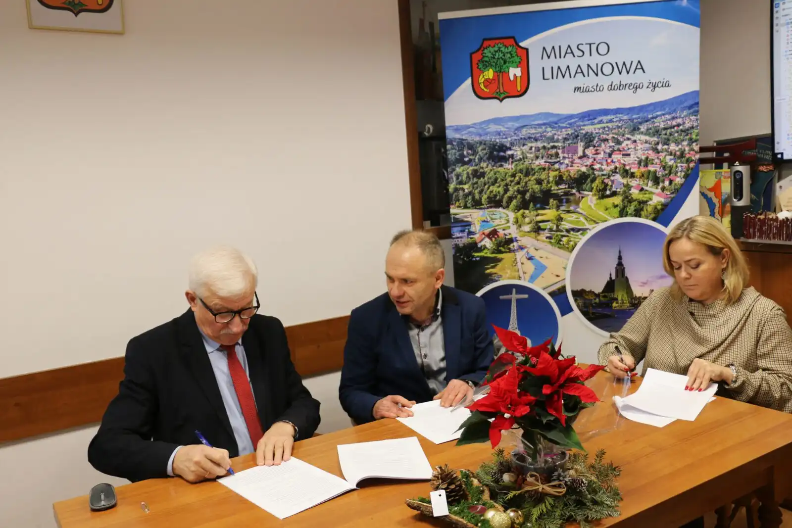 Limanowa: Podpisano umowę na nadzór inwestorski nad realizacją budowy bloków przy ul. Bednarczyka