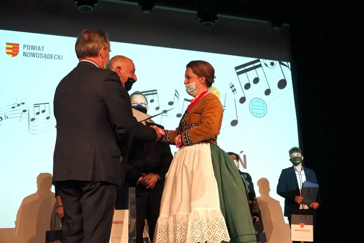 Powiatowy Dzień Działacza Sportu i Kultury: Starosta nagrodził animatorów kultury i zespoły regionalne
