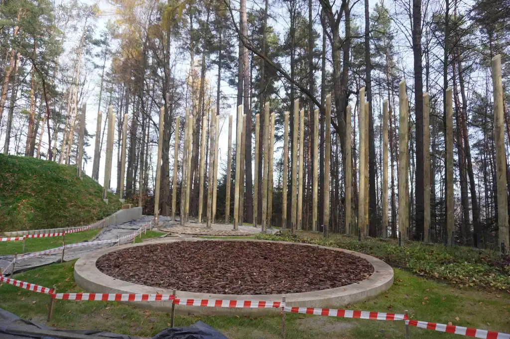 Spacer wśród sfer. Nowa atrakcja Starego Sącza nabiera kształtów