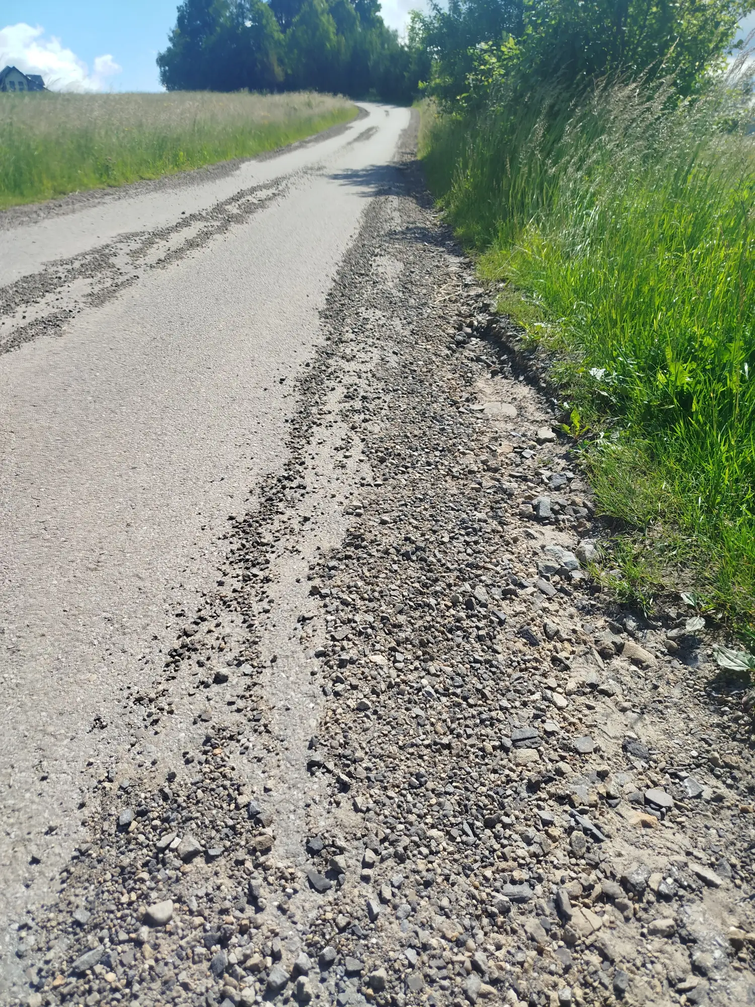 Ruszyły remonty dróg w gminie Limanowa. Siedem odcinków przejdzie modernizację