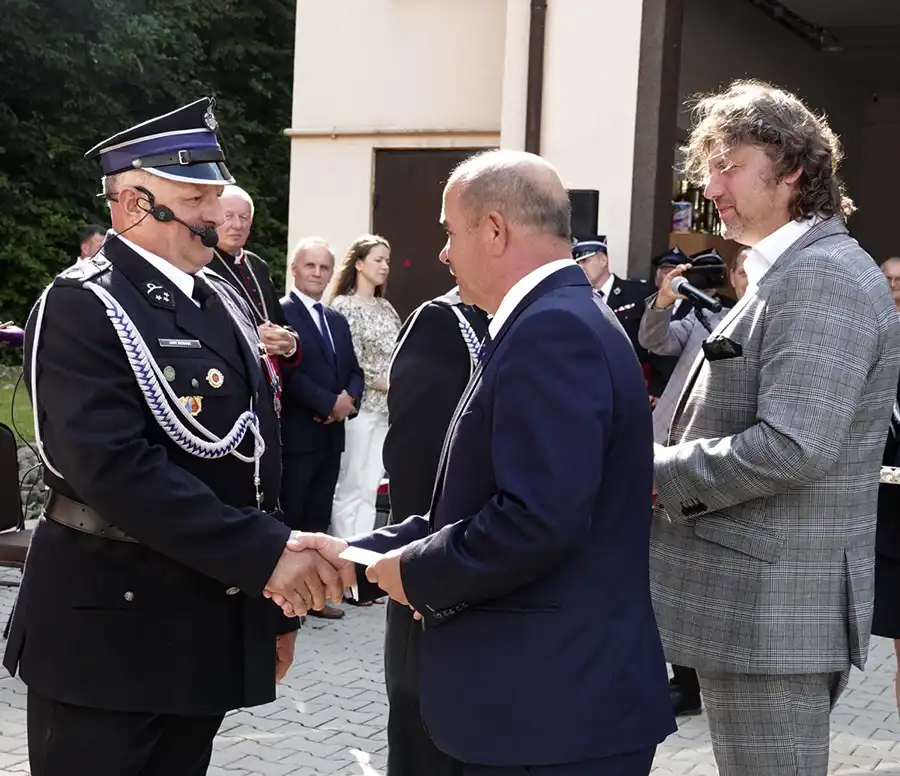 Strażacy z Siołkowej otrzymali nowy wóz bojowy