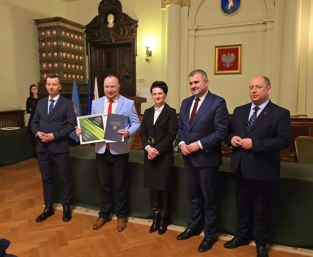 Nowa droga w Owieczce dzięki wsparciu Województwa Małopolskiego. 2,3 mln zł na poprawę infrastruktury