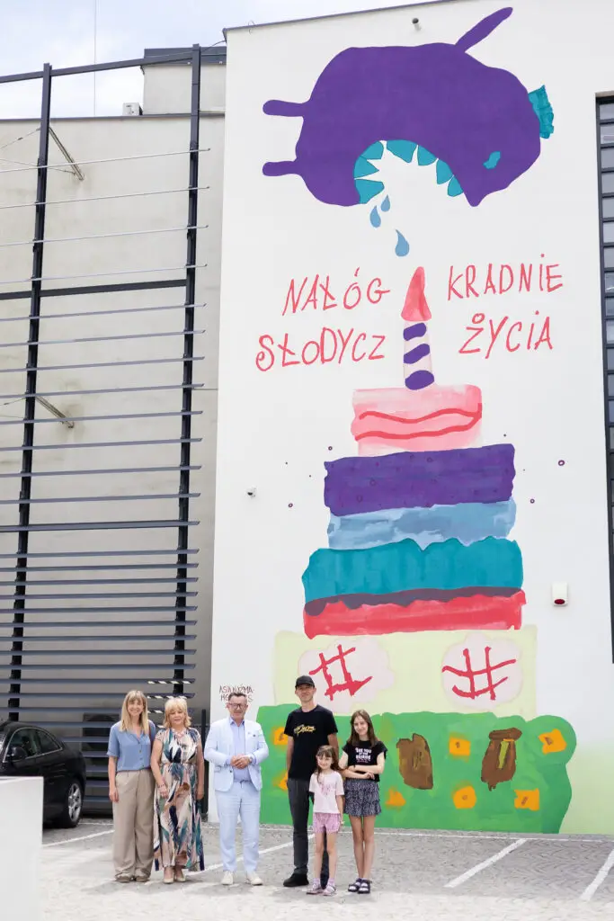 Mural z ważnym przesłaniem odsłonięty w Chełmcu. Projekt stworzyła pierwszoklasistka