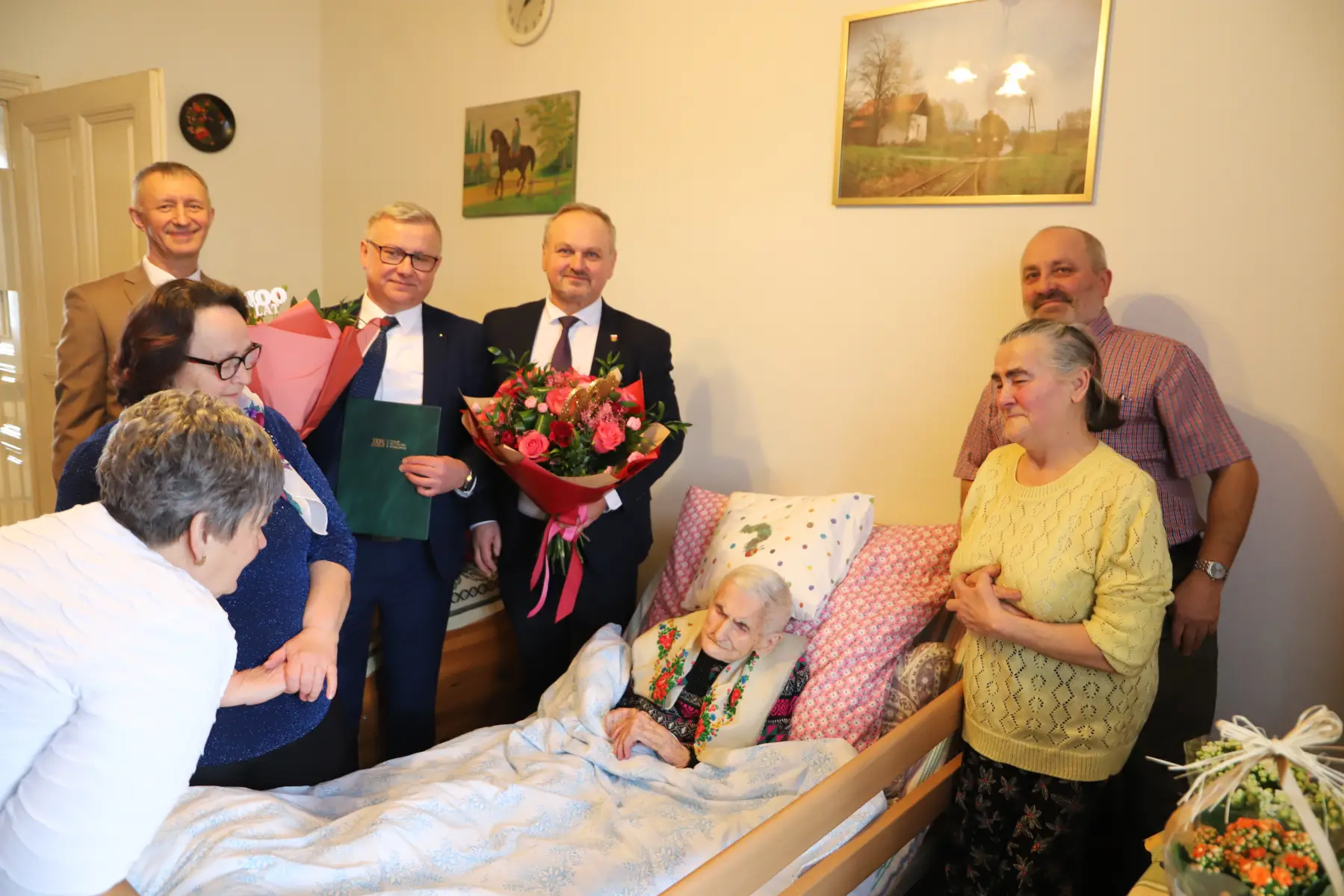 Wyjątkowy jubileusz w Pisarzowej. Pani Helena Świerczek świętuje 100. urodziny