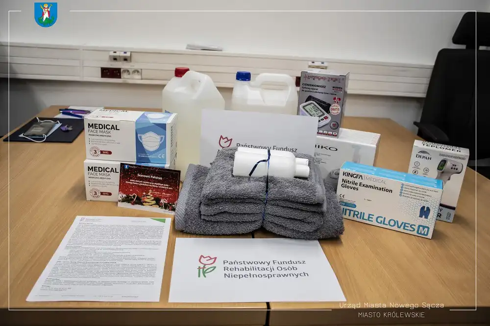 W nowosądeckim MOPS przekazano paczki wsparcia dla potrzebujących