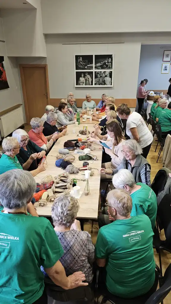 Spotkanie seniorów z Lipnicy Wielkiej i Piwnicznej-Zdroju. Tradycja, rękodzieło i wspólna radość