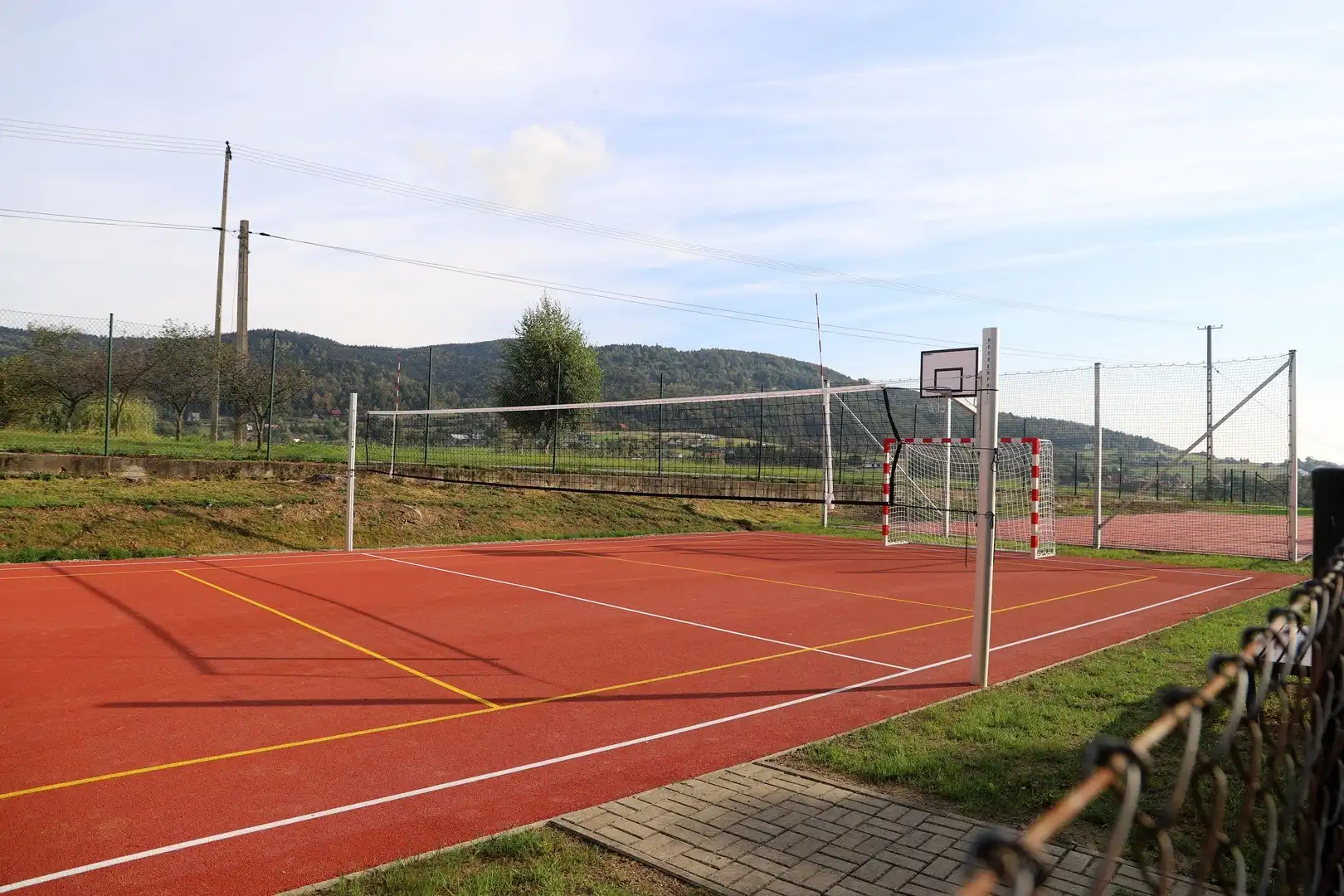 Pasierbiec z nowoczesnym boiskiem. Sportowa inwestycja dla młodzieży