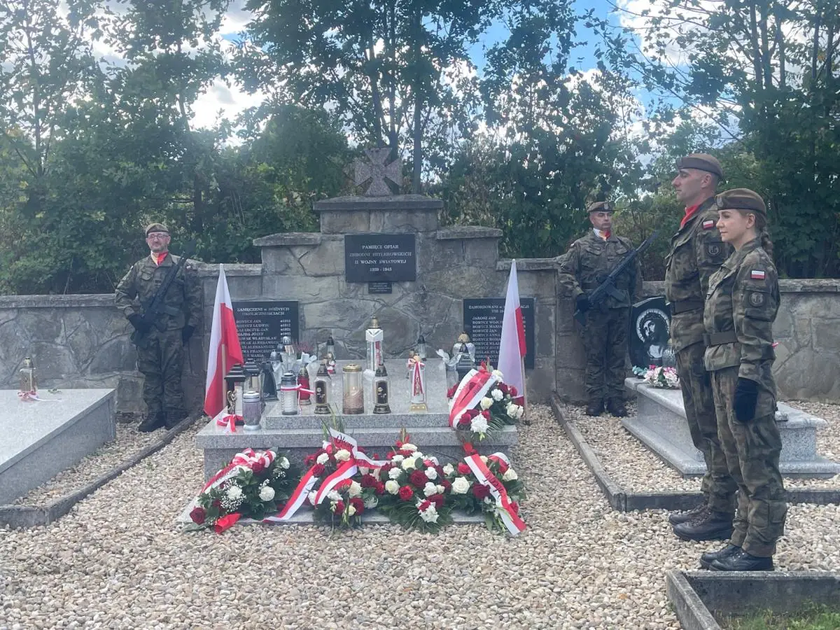 60 lat od otwarcia wyjątkowego cmentarza. Skrzydlna oddała hołd ofiarom II wojny światowej