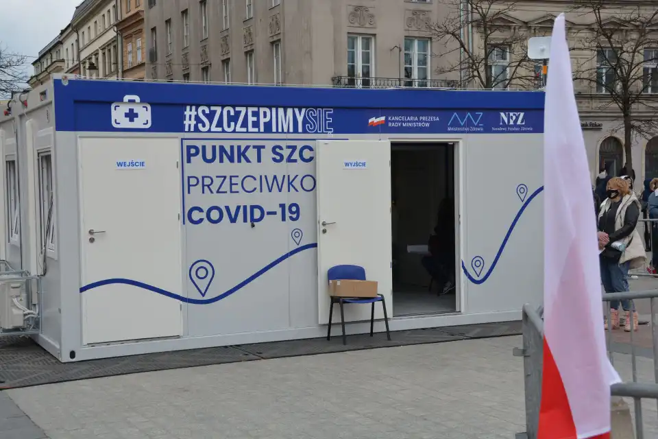 W weekend majowy na krakowskim rynku zaszczepiono 3,5 tys. osób