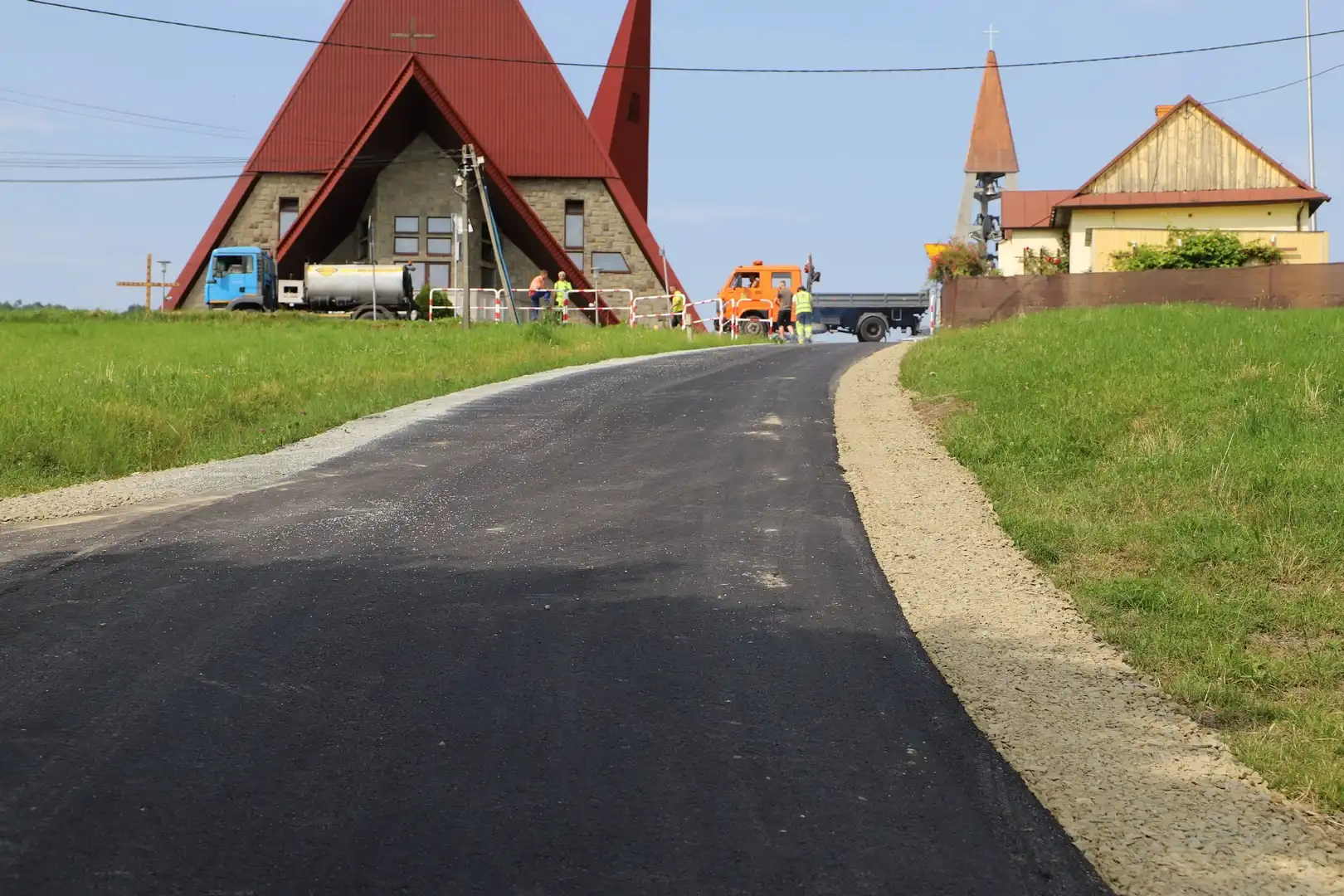 Zakończyły się prace modernizacyjne na kilku odcinkach dróg wewnętrznych na terenie gminy Limanowa