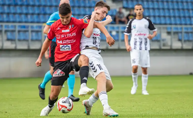 Kolejna porażka "Biało-Czarnych" w lidze. Sandecja przegrywa na wyjeździe z Pogonią Siedlce