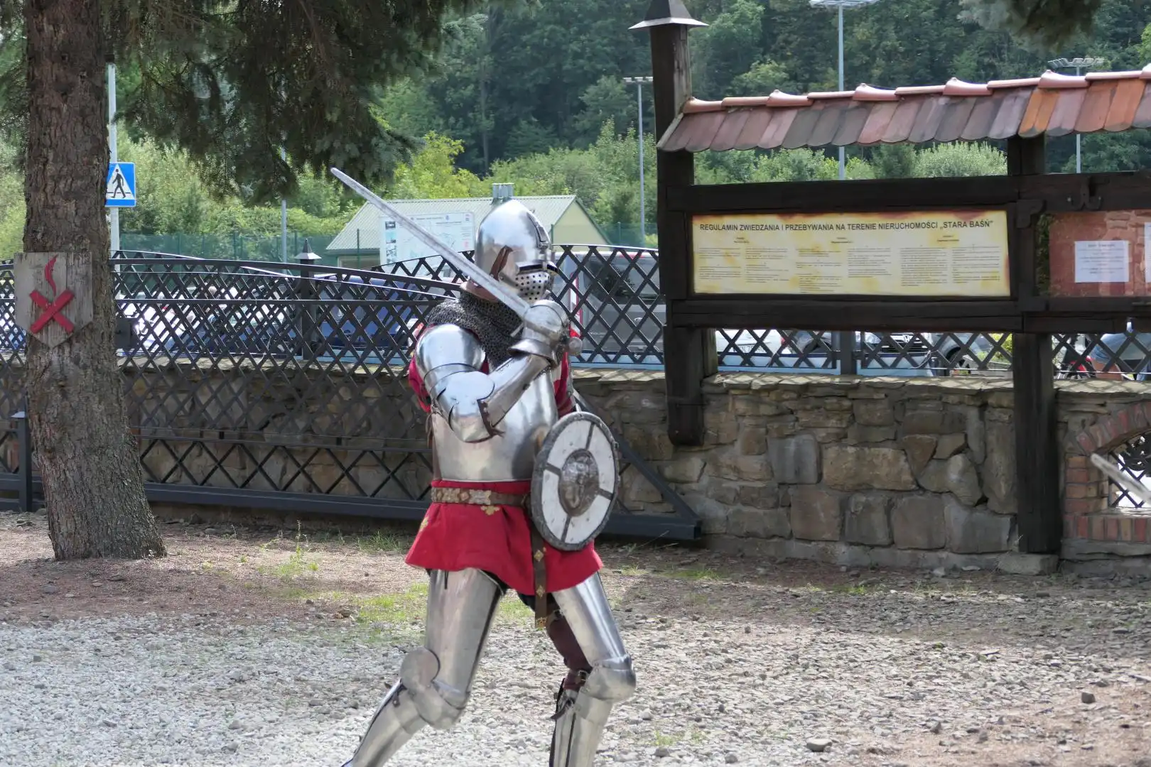 Dni otwarte zamku Stara Baśń w Grybowie: Magia średniowiecza w pełnej krasie