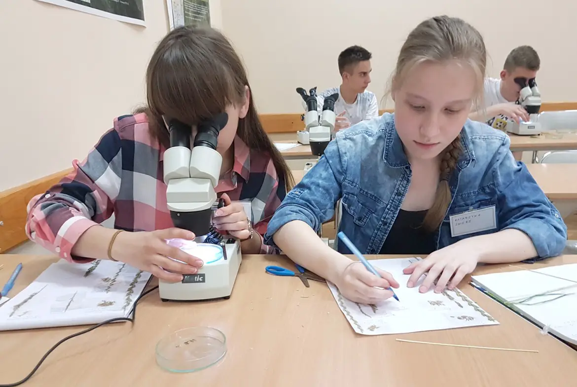 Stary Sącz: Uczniowie z Technikum Leśnego ze stypendiami Rady Krajowej Związku Leśników Polskich w RP