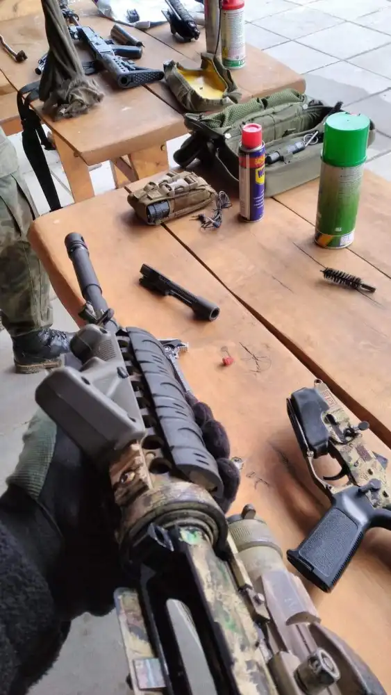 Uczniowie klasy wojskowej z ZS w Marcinkowicach doskonalili umiejętności strzelając z AK47