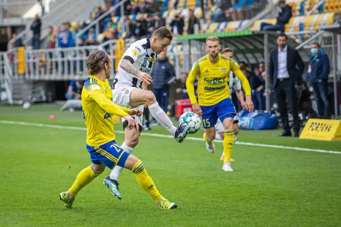 Sandecja przegrywa z Arką Gdynia 0:3