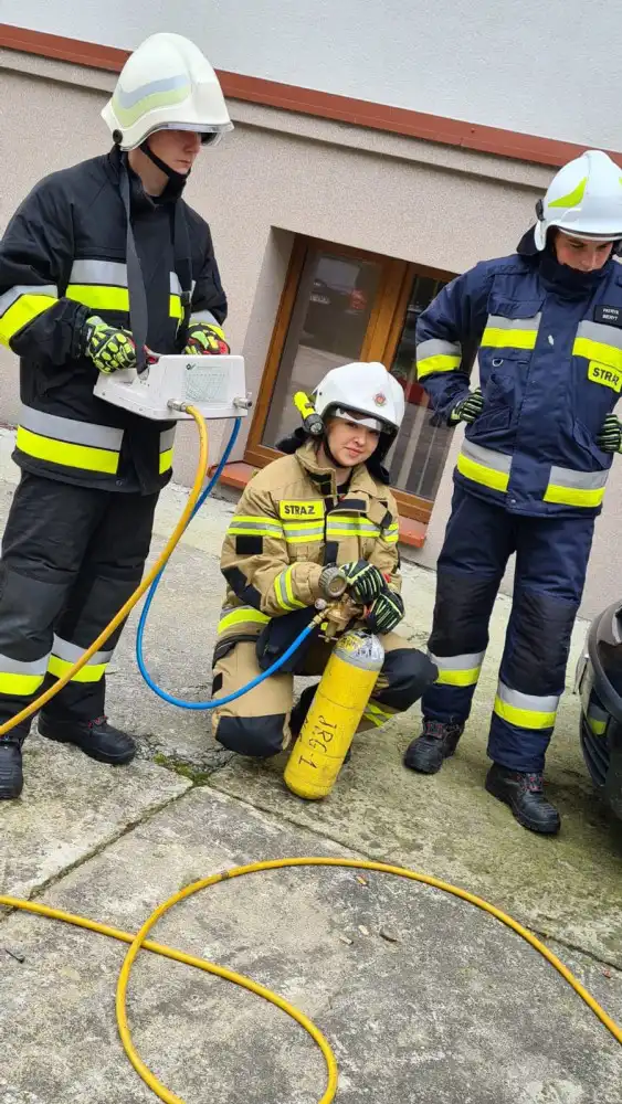 Przyszli strażacy uczestniczyli w zajęciach z ratownictwa technicznego