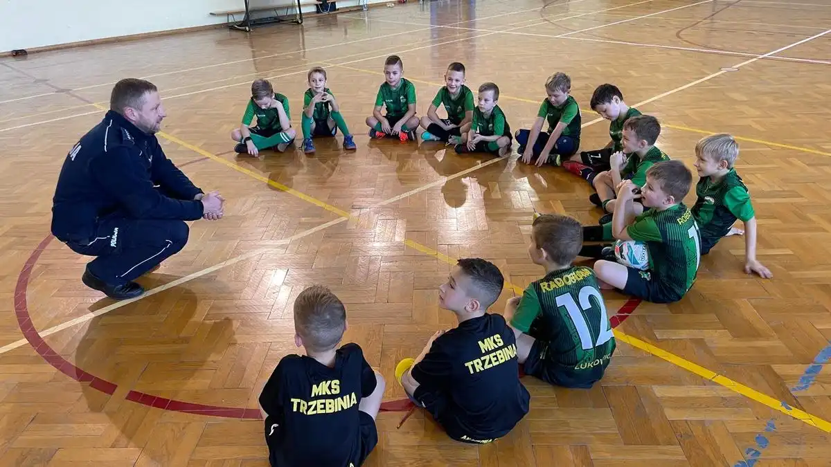 Zimowe zagrożenia pod kontrolą. Spotkanie z dzielnicowym w Łukowicy