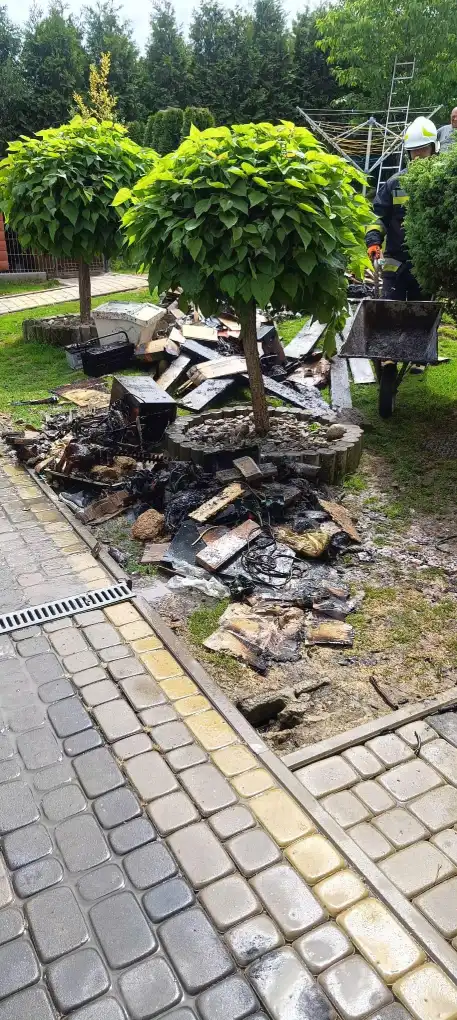 Pożar w Łazach Biegonickich. Paliły się materiały składowane w kotłowni