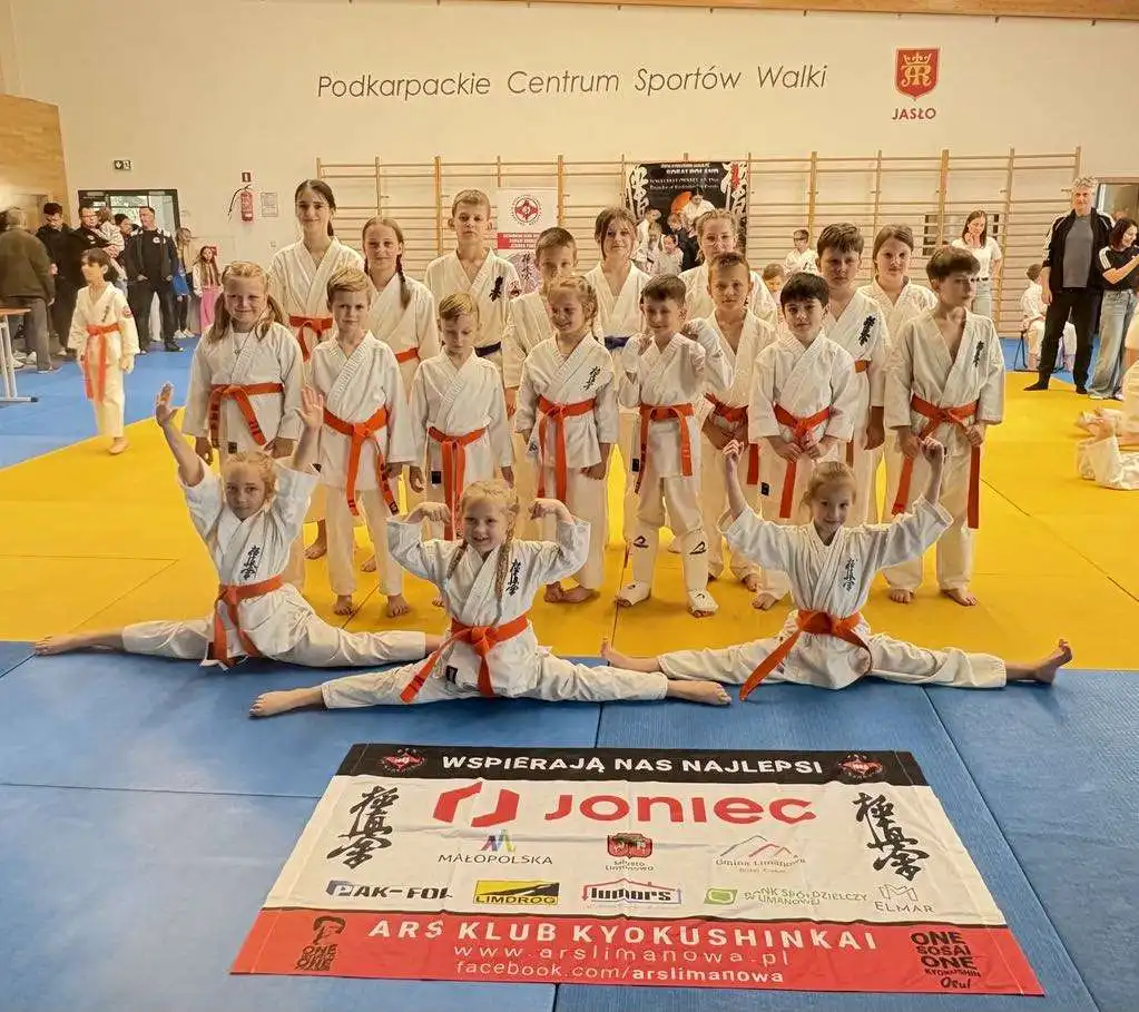 Młodzi karatecy z Limanowej z medalami na turnieju „Pierwszy Start” w Jaśle
