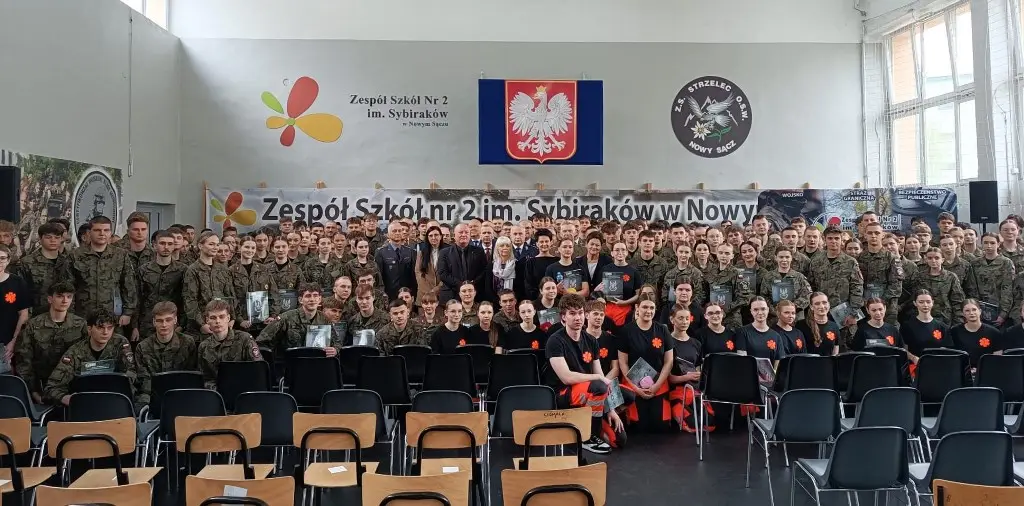 35 absolwentów z certyfikatami. Ważne wydarzenie w sądeckiej szkole
