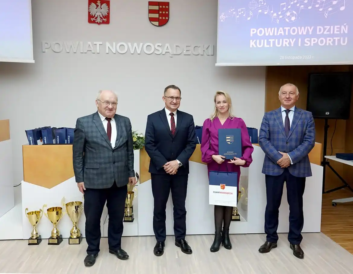 Nagrody starosty z okazji Powiatowego Dnia Działacza Kultury i Sportu