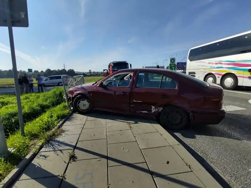 Kolizja w Wielopolu. Jedna osoba trafiła do szpitala