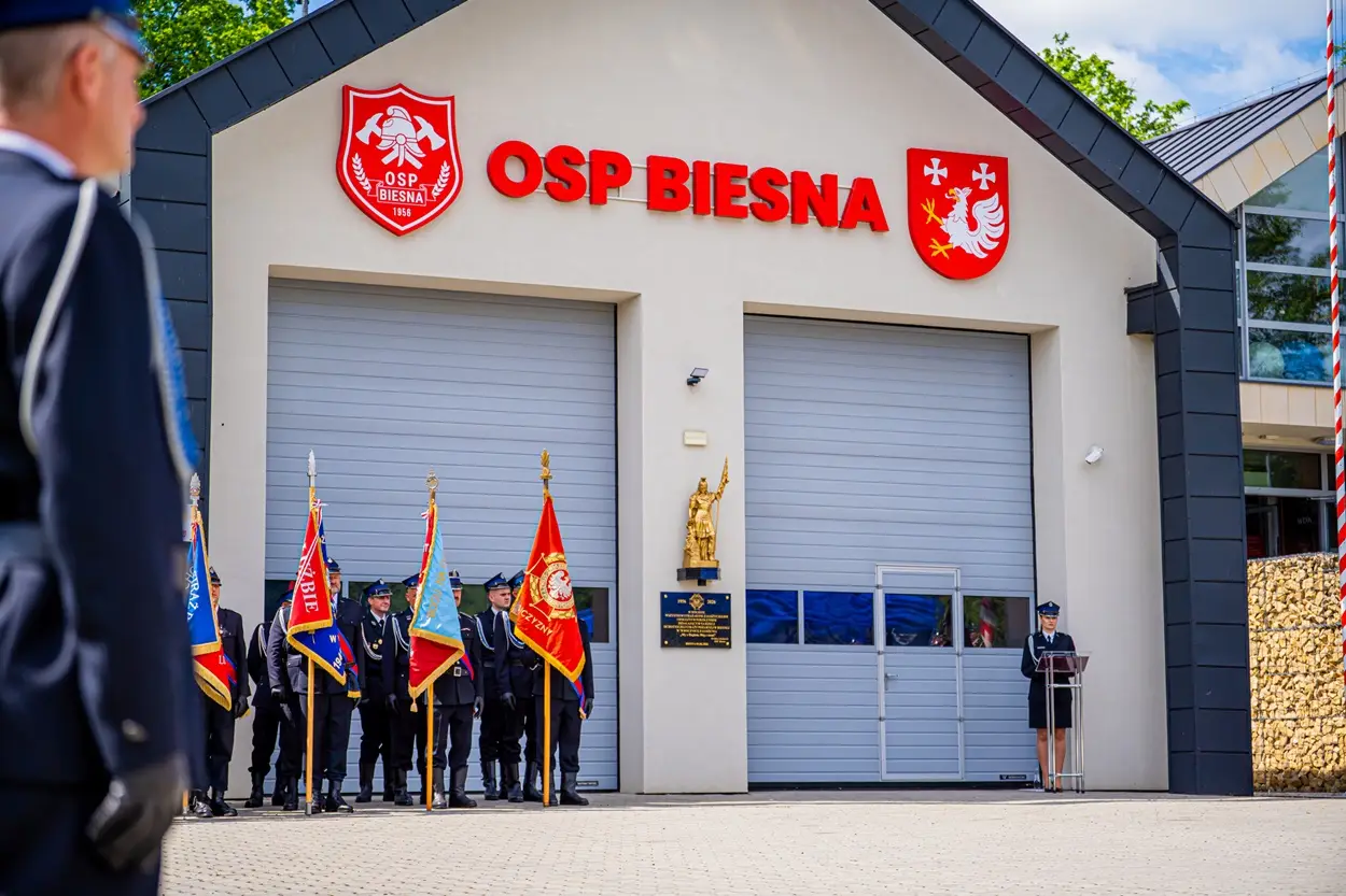 Strażackie święto w Biesnej. Odznaczenia, wyróżnienia i nowy proporzec dla MDP