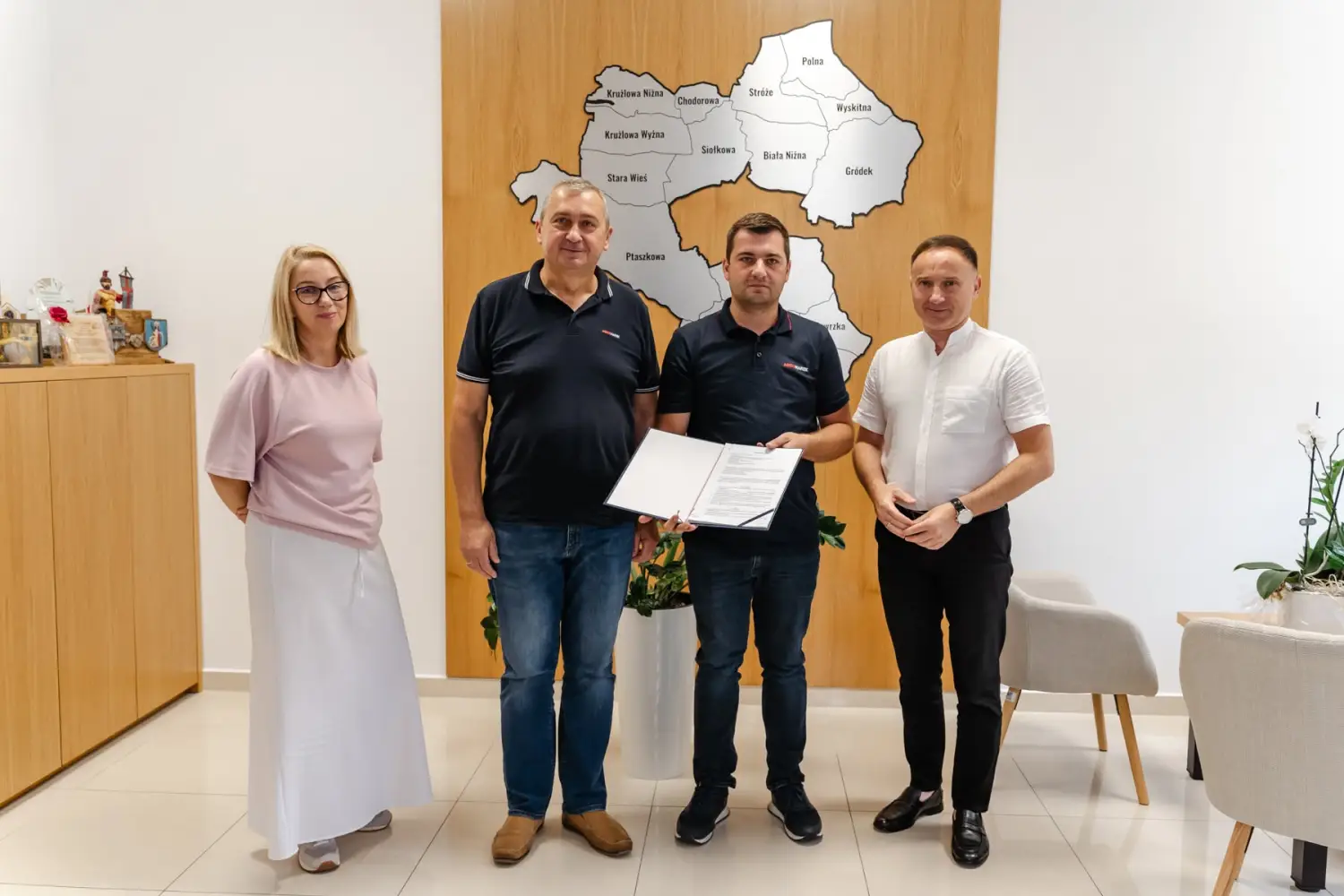 Gmina Grybów kupuje nowy ciągnik. Podpisano umowę za ponad 580 tys. zł