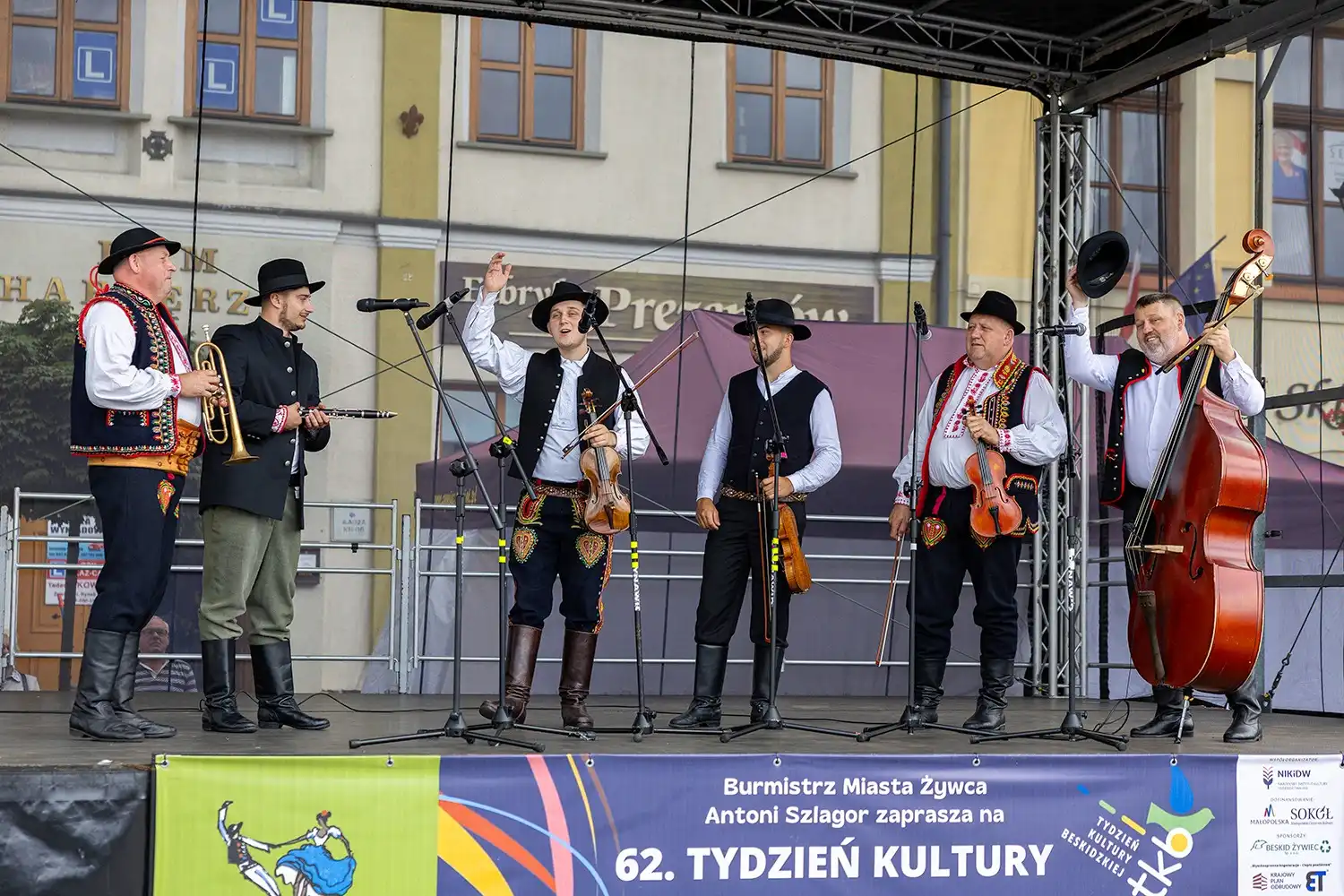 Folklor z Gminy Łososina Dolna błyszczał w Żywcu