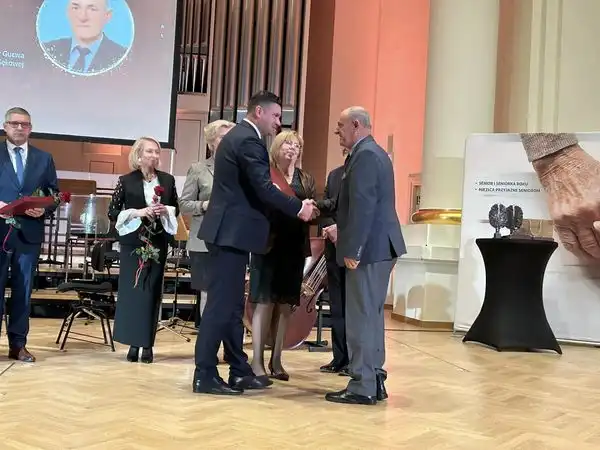 Aleksander Gucwa wśród laureatów Plebiscytu „Poza Stereotypem – Seniorka i Senior Roku”