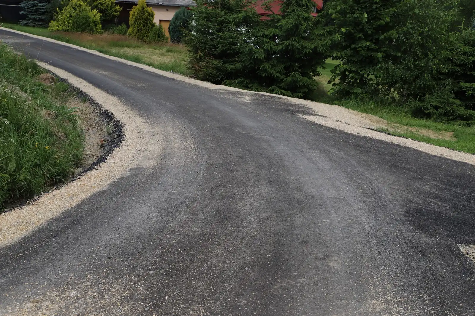 Zakończyły się prace modernizacyjne czterech dróg dojazdowych w Gminie Limanowa