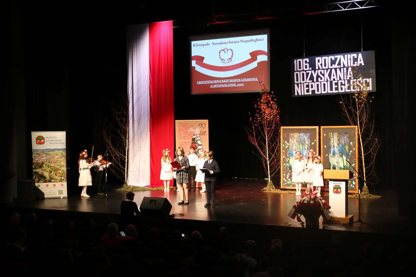 Limanowska sesja z okazji 106-lecia Niepodległości. Medal „Pro Patria” i artystyczne występy