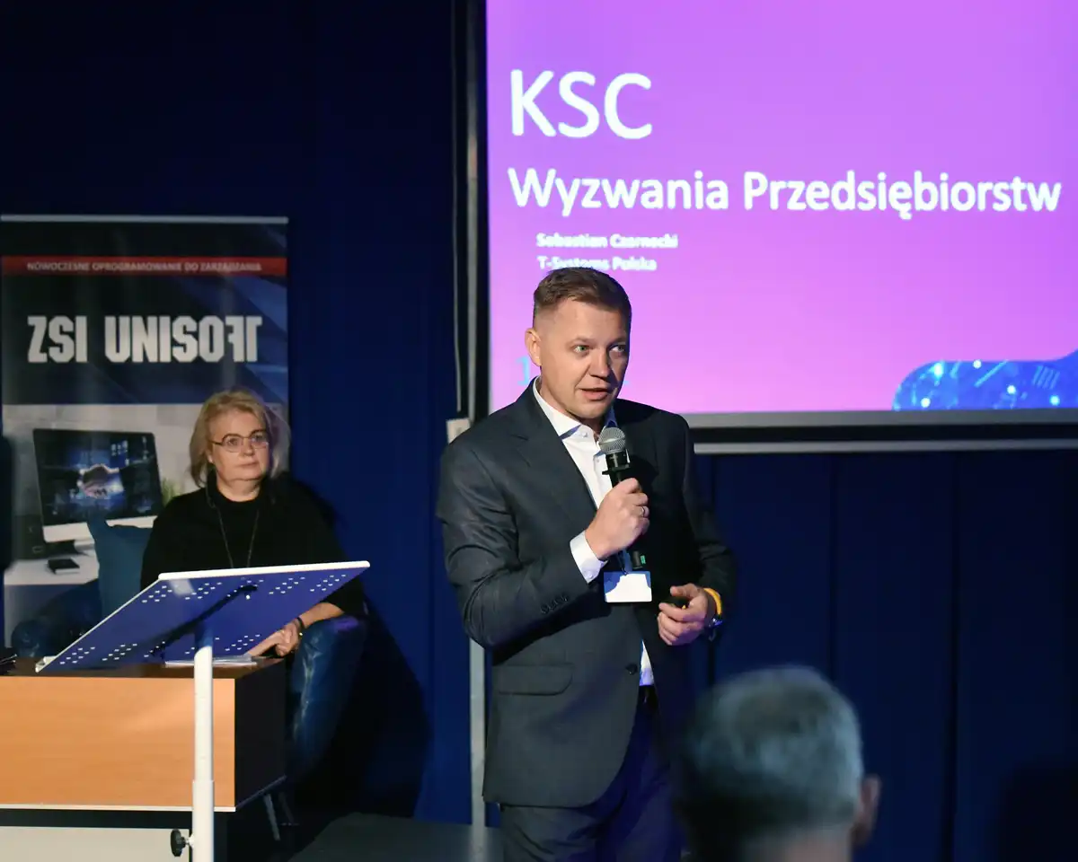 Znani ludzie świata nauki i biznesu na konferencji w Rytrze