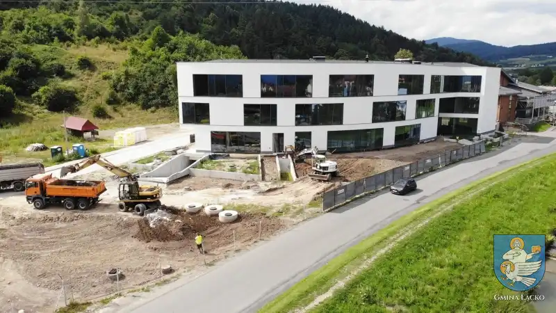 Trwa budowa Centrum Kultury i Edukacji Muzycznej w Łącku. Prace są na zaawansowanym etapie