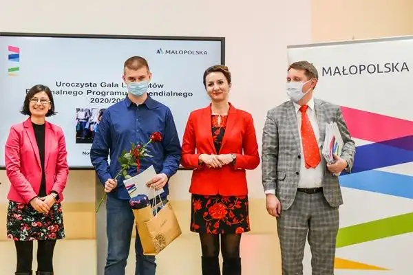 W Nowym Sączu odbyła się uroczysta gala dla stypendystów Regionalnego Programu Stypendialnego